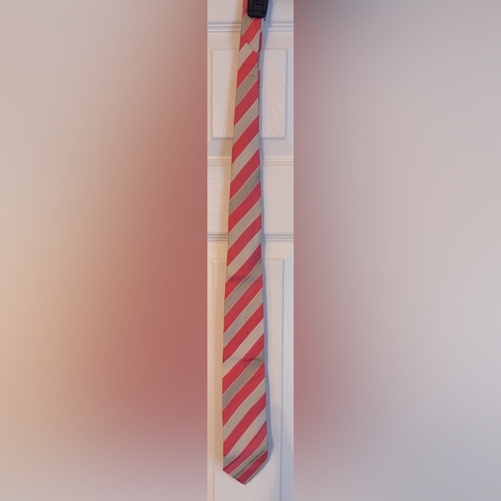 Hugo Boss men’s silk striped tie